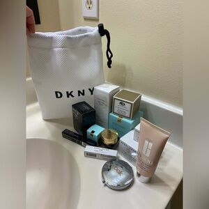 DKNY White Bag with Skincare Collection